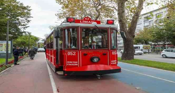 Vali Sonel, nostaljik tramvayı kullandı