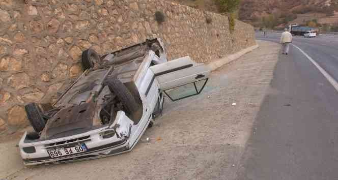 Yola dökülen yağ kazaya neden oldu, sürücü ölümden döndü