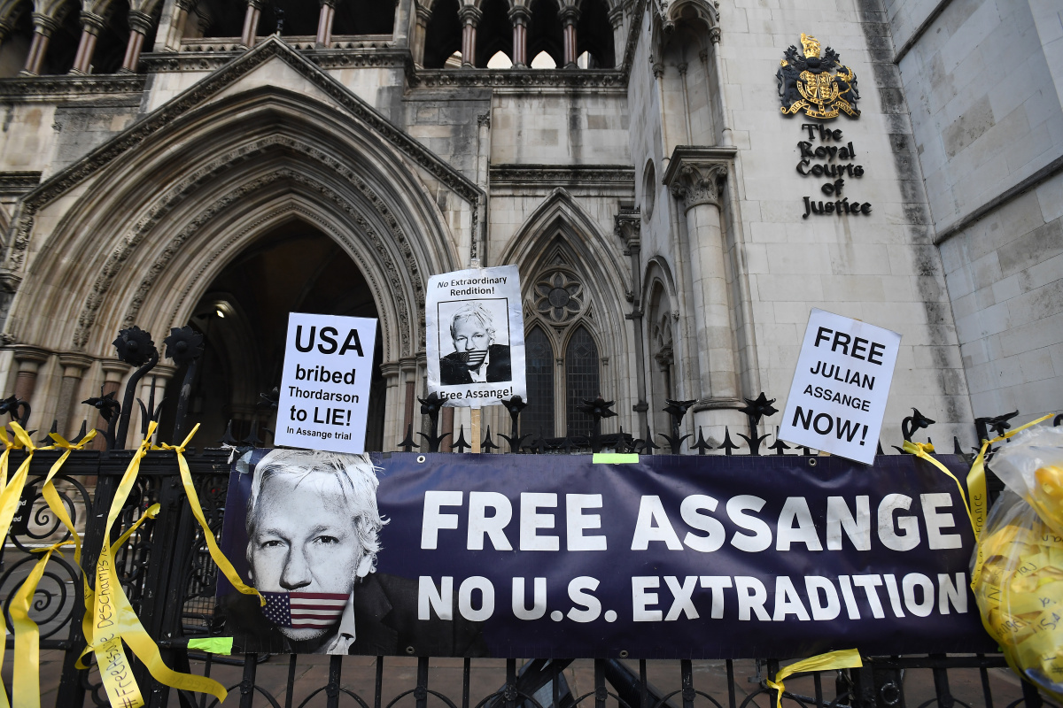 İngiltere’deki Assange&#039;ın ABD&#039;ye iadesi hakkındaki temyiz duruşması ikinci gününde