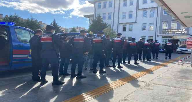 Cinayet zanlısını far parçaları ele verdi