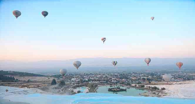 Beyaz cennetin semalarında cumhuriyet coşkusu yaşandı