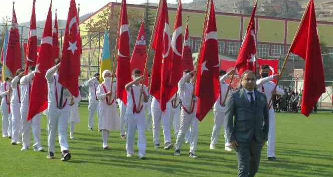 8 yaşındaki öğrencinin valiye ’abla’ diye seslenmesi gülümsetti