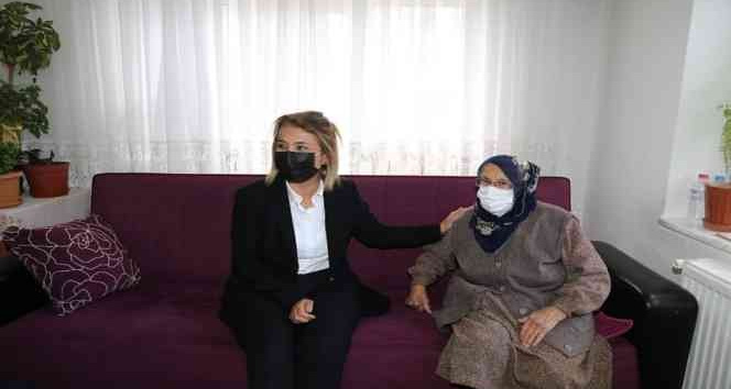 Cumhuriyetle yaşıt kadının Cumhurbaşkanı Erdoğan sevgisi