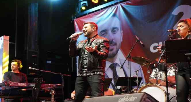 Kestel’de Gökhan Tepe’den ‘Cumhuriyet’ konseri