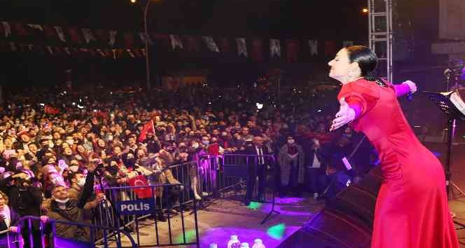 Samsun’da Cumhuriyet Bayramı coşkusu konserle renklendi