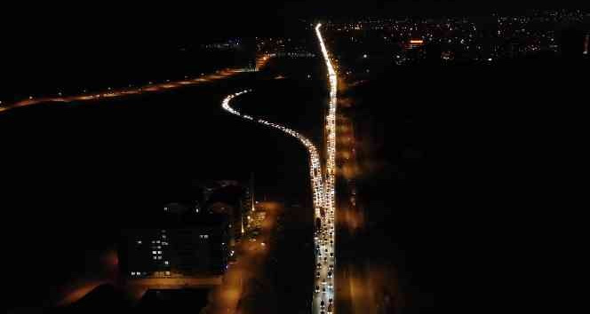 43 ilin geçiş güzergâhında trafik yoğunluğu