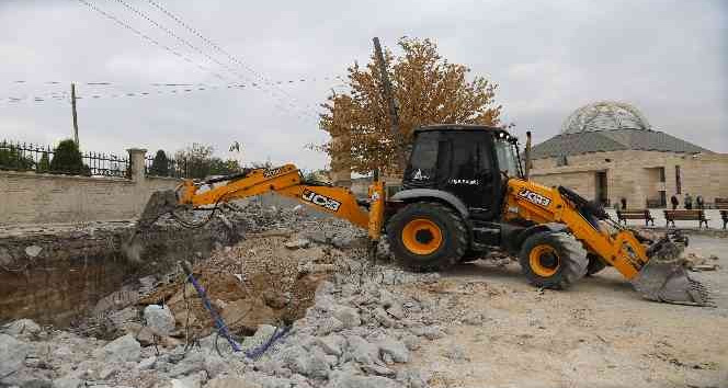 Karaman’da şehir mezarlığının yanına otopark çalışması