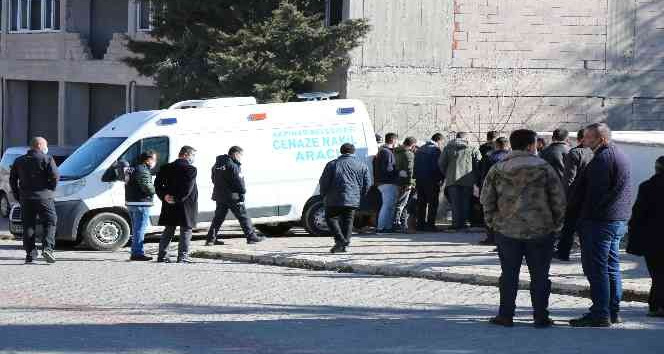 Eşini 27 yerinden bıçaklayarak öldüren şahıstan kan donduran savunma