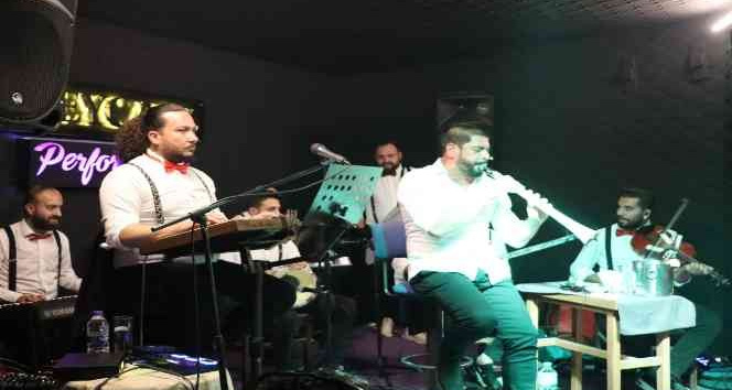 Kuşadası’nda zurna severler unutulmaz bir gece yaşadı