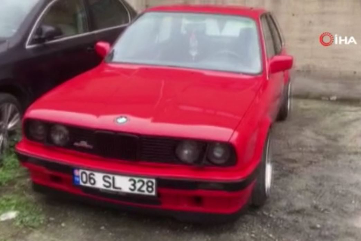 Çakarlı gelin arabası sürücüsü yakalandı