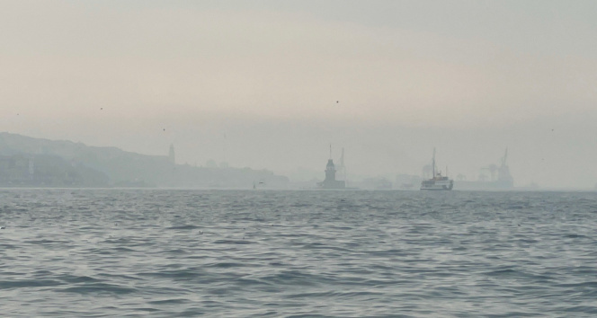 İstanbul Boğazında sis