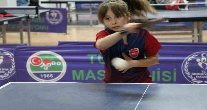 Real Mardin’in en küçük sporcusu Ecrin milli takıma seçildi