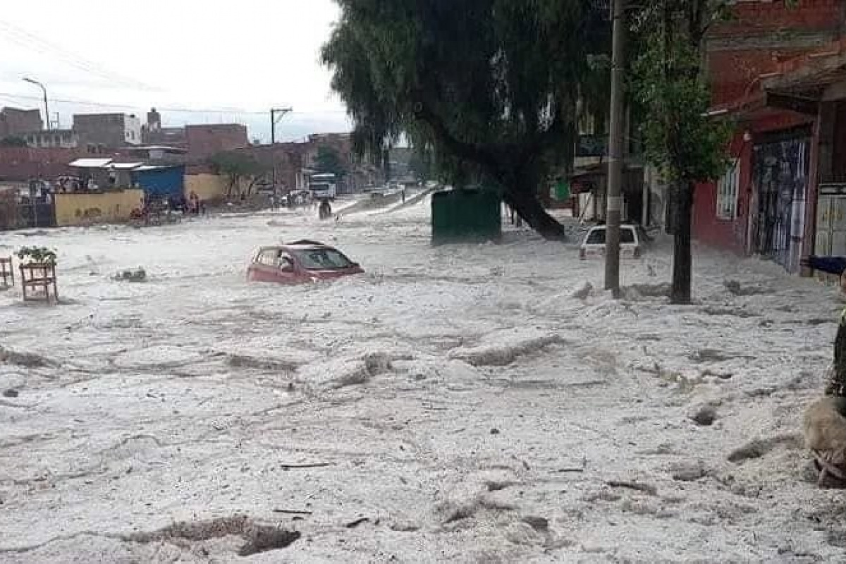 Bolivya&#039;yı şiddetli dolu fırtınası vurdu