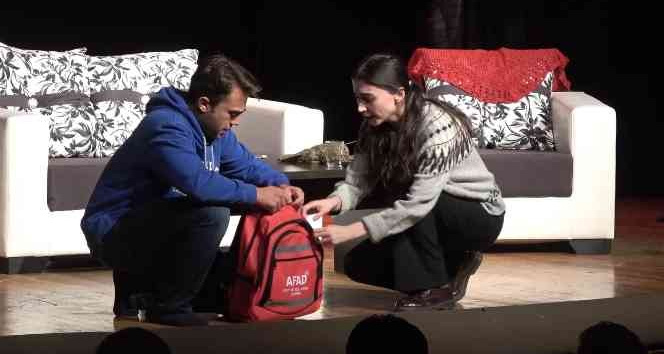 Afet farkındalık eğitimi tiyatro oyunuyla anlatıldı