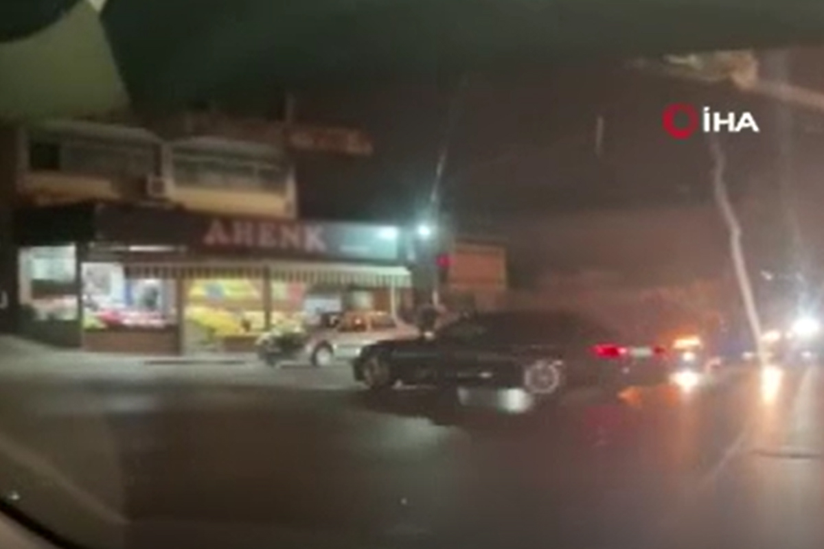 Sultanbeyli'de kırmızı ışıkta drift terörü kamerada