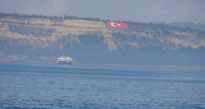 Çanakkale Boğazı sis nedeniyle gemi trafiğine kapalı