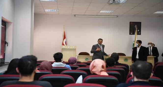 Başkan Kocaman, Arslanbey MYO’da gençlerle buluştu