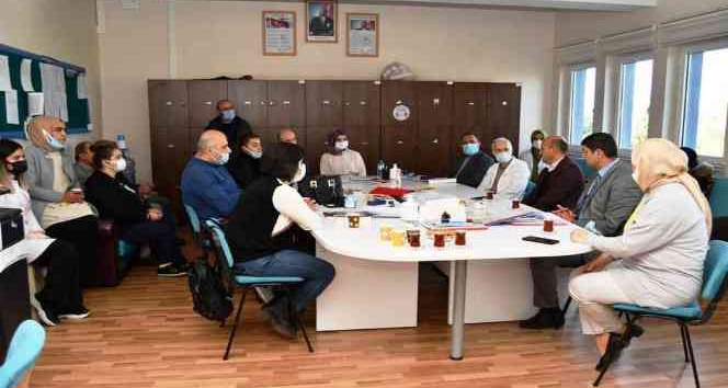 Oral: "Eğitim kırmızı çizgilerimizdendir"