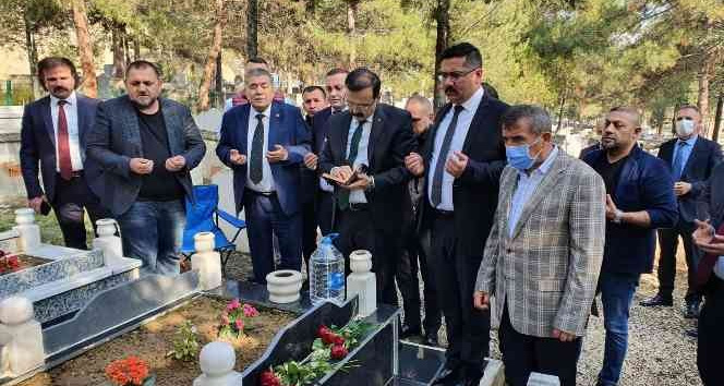 Yakup Kürşat Yılmaz Erbaa’da merhum Ülkücü Rafet Çakır’ı Kabri başında ziyaret etti