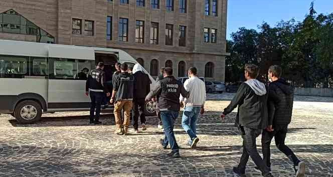 Uyuşturucu operasyonunda 9 tutuklama