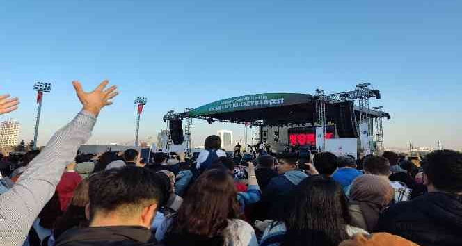 Başkentliler Koray Avcı konseri ile coştu