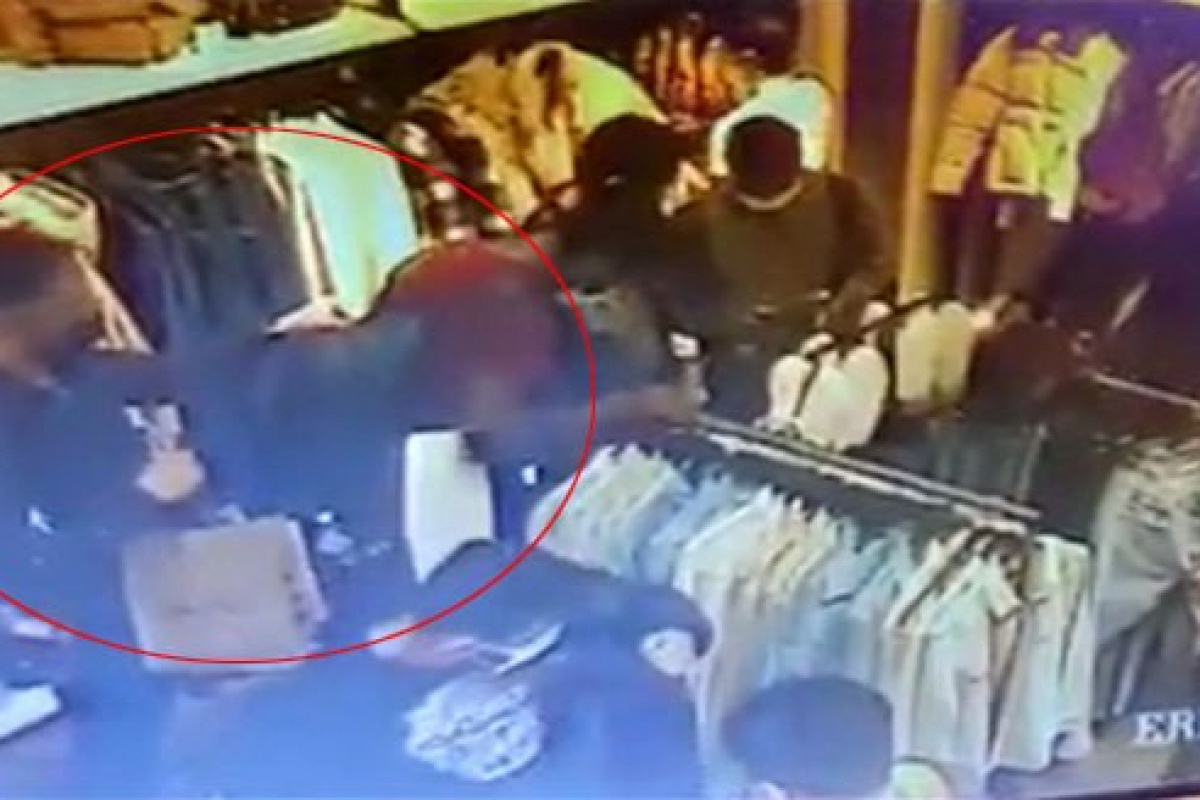 Mağazada turistin cüzdanını çalan yabancı uyruklu hırsız, polise suçüstü yakalandı