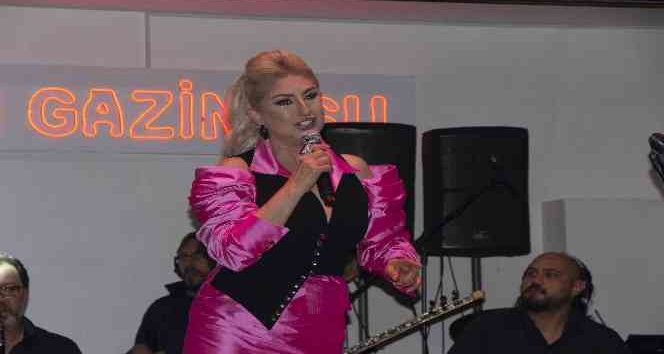 Kuşadası’nda Muazzez Ersoy rüzgarı esti