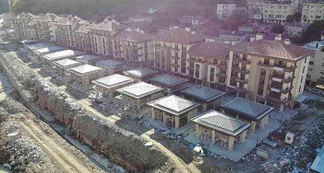 Giresun’un Dereli ilçesinde yapımı süren afet konutlarında sona yaklaşıldı