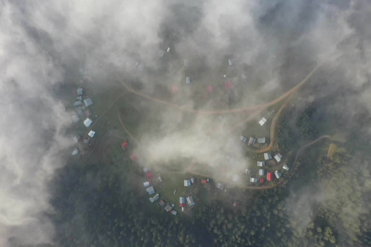 Sakarca Yaylası'nda siste hayran bırakan manzara