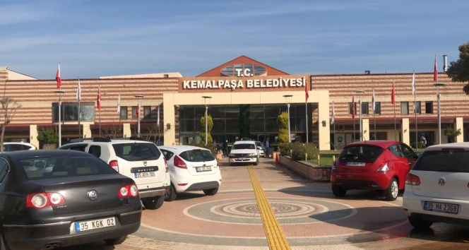 CHPli Kemalpaşa Belediyesine rüşvet operasyonu: 11 gözaltı