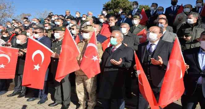 Dualar "93 Harbi" kahramanları için edildi