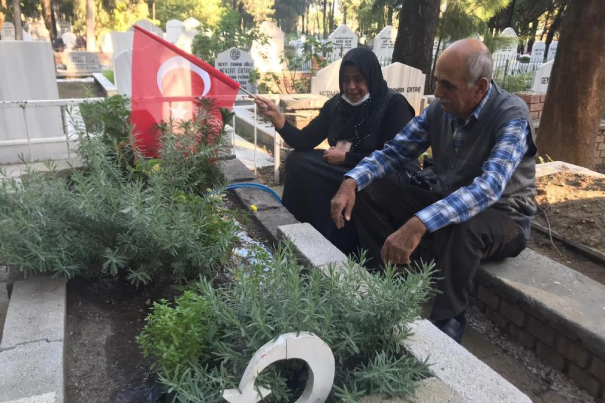 Türkkan ve Akşener şehit annesine &#039;ya sabır&#039; çektirdi