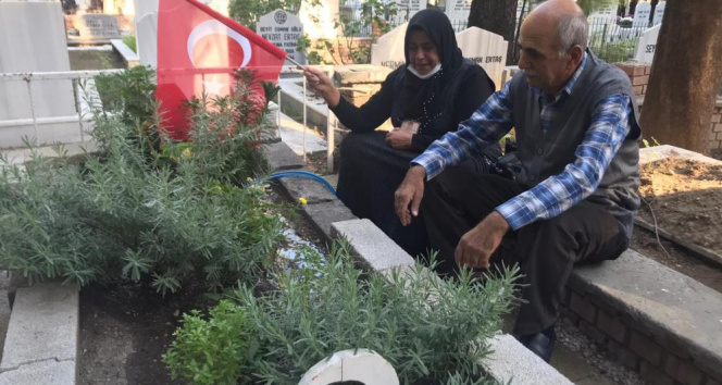 Türkkan ve Akşener martir annesine ya dayanak çektirdi
