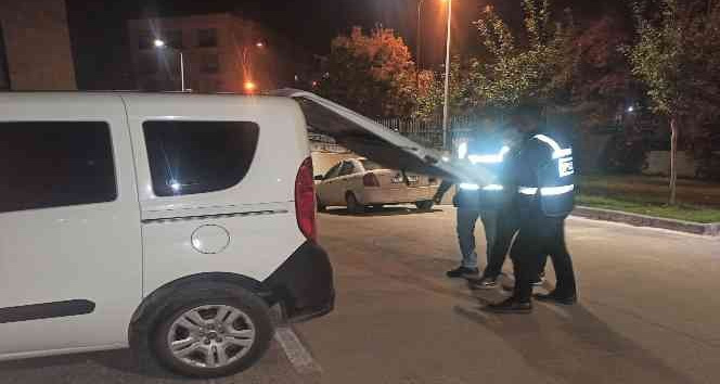Aranan hükümlü sahte kimlikle yakalandı