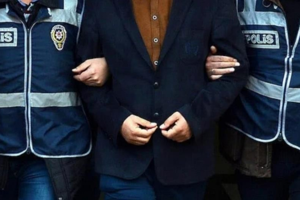 İzmir'de FETÖ'nün gaybubet evlerine operasyon: 31 gözaltı
