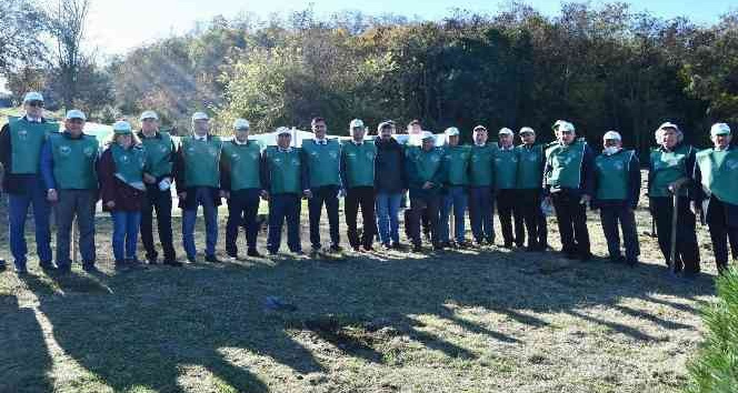 Altınova’da fidanlar toprakla buluştu