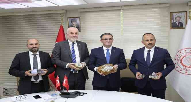 Yarı değerli taşlar ülke ekonomisine kazandırılacak