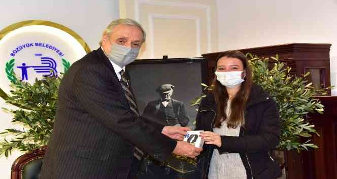 Bozüyüklü Senanur Kale ses yarışmasında Türkiye 3’üncü oldu