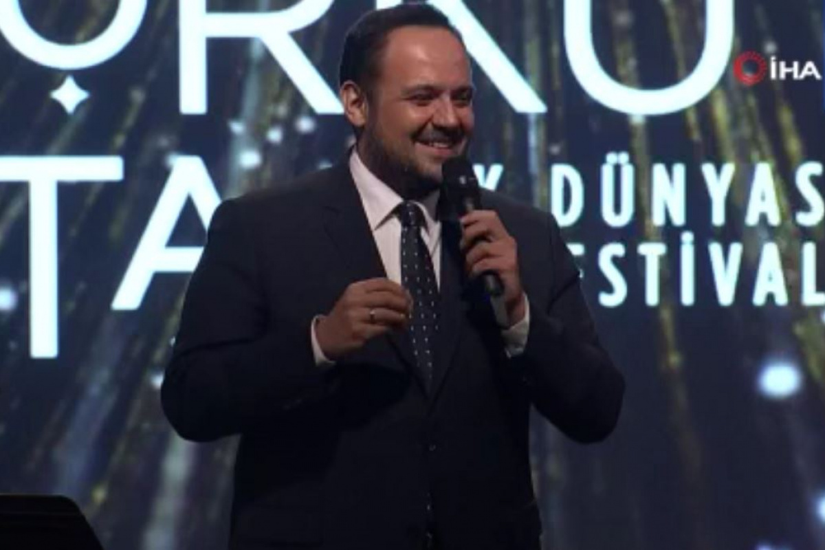 Özbekistan Kültür Bakanı Azadbek Nazarbayev, tenor Murat Karahan ile düet yaptı