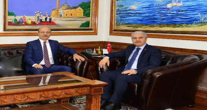 Özvar: "Üniversiteler bilgi birikimine katkı sağlıyor"