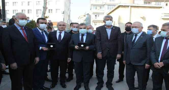 Karaman’da Yunus Emre hatıra parasının tanıtımı yapıldı