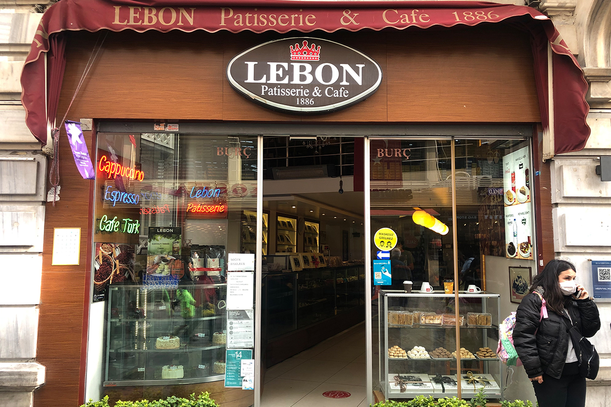 Beyoğlu'nun tarihi Burç Lebon Pastanesi kapanıyor