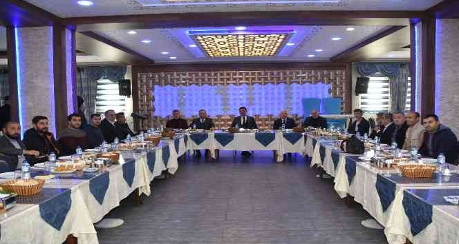 Kırıkkale Valisi Tekbıyıkoğlu, basın mensuplarıyla buluştu