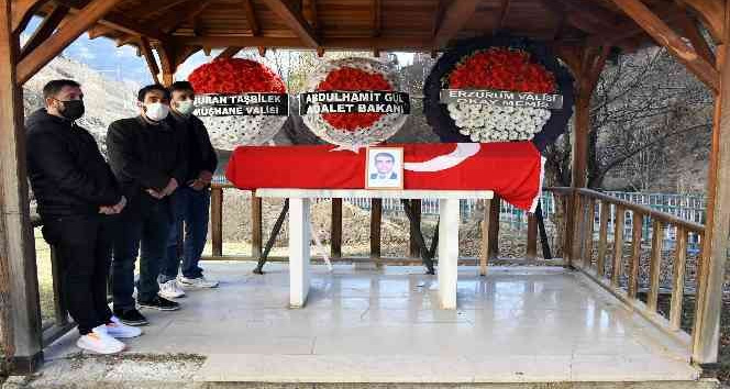 Covid 19 hastalığı nedeniyle hayatını kaybeden Hakim Ümit Demirhan son yolculuğuna uğurlandı
