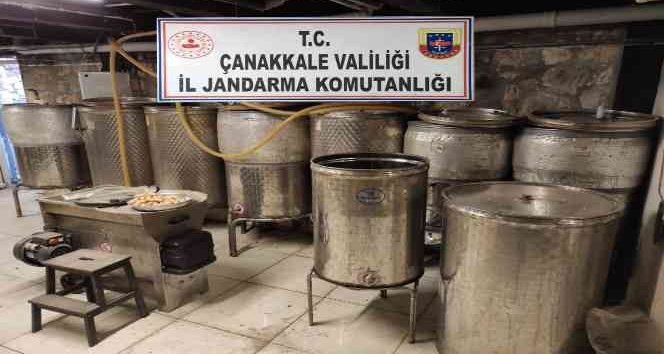 Çanakkale’de 7 bin 580 litre sahte alkollü içki ele geçirildi