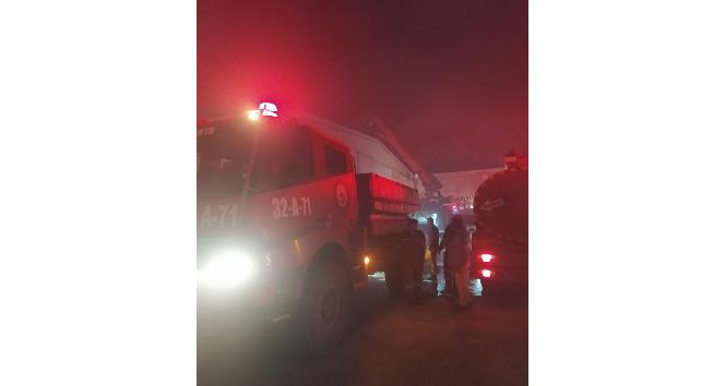 Afyonkarahisar’da iplik fabrikasında yangın