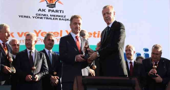 Cumhurbaşkanı Erdoğan’dan Başkan Usta’ya bir ödül daha