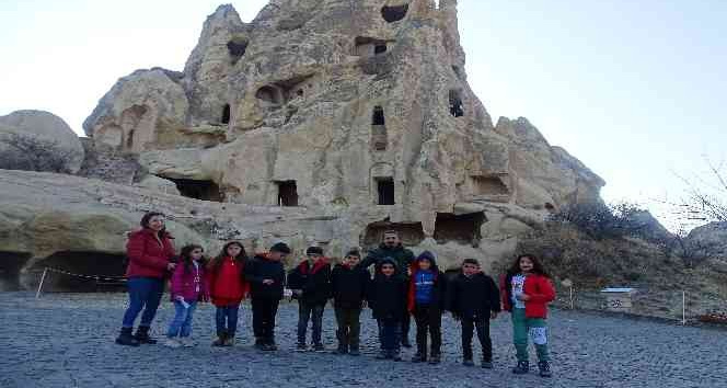 Eda Nur, resmettiği Kapadokya’yı gezdi