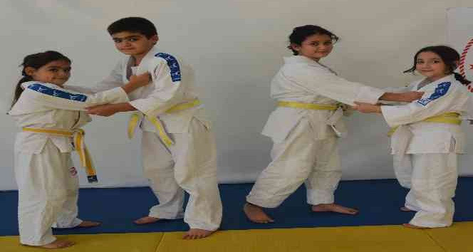 Yunusemreli judocu kardeşlerin hayali milli forma