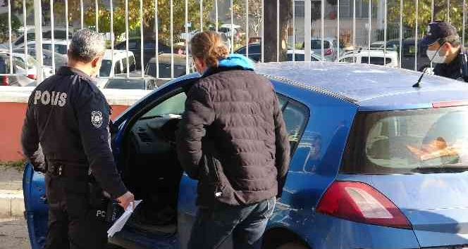 Yaşlı adam otomobilinde ölü bulundu